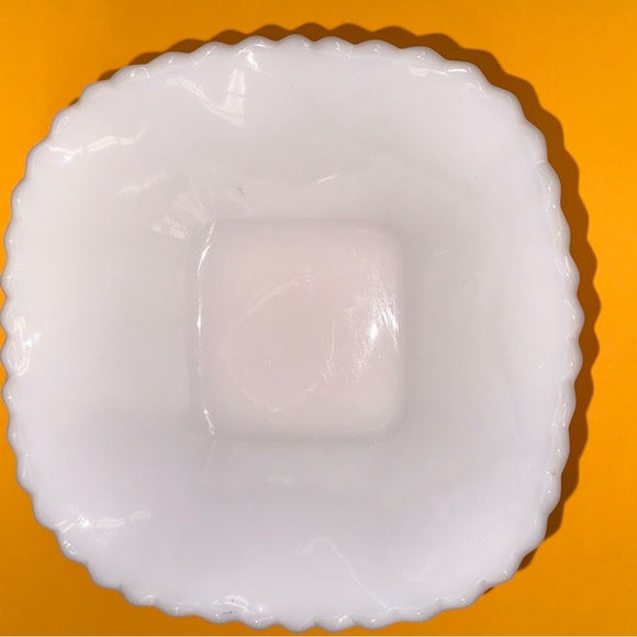 Vintage Hazel Atlas Diamond Ruffled Edge Milk Glass Candy Diah - Picture 1 of 6